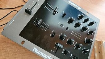 Zachovalý DJ mixpult Numark M2