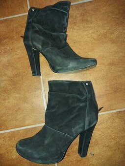 nadčlenkove  čižmičky vel 40