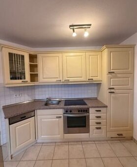 Vanilková venkovská kuchyně se spotřebiči,6194