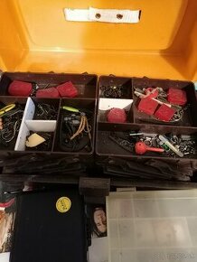 Rybárske potreby v kufríku a boxíkoch - 1