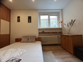 IBA U NÁS Zariadený 1,5-izbový byt Krížna BA - Staré Mesto