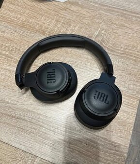 JBL TUNE720 BT