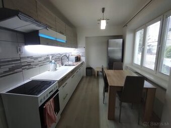 Prenájom 2- izbový byt blízko centra Levice