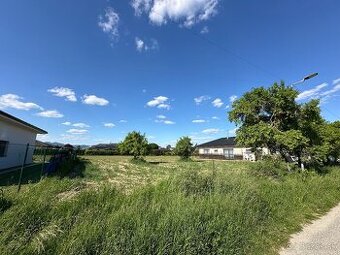 Beckov - Pozemok 700 m², pokojná ulica