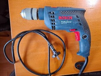 Vŕtačka bosch s priklepom 600watt
