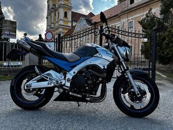 Suzuki GRS 600