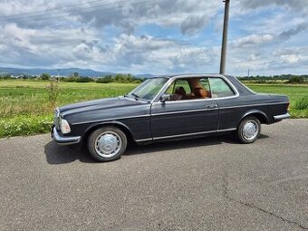 Mercedes-Benz W123 230C