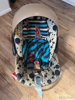 CYBEX Platinum vajíčko Cloud T i-Size One Love - Karolina Ku