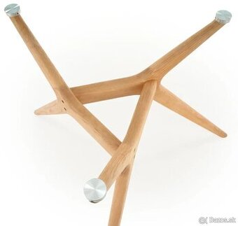 Okrúhly sklenený jedálenský stôl Ashmore