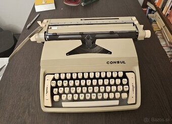 Kufrikový písací stroj Consul 222.2