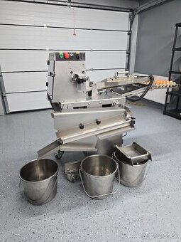 Predám automaticky stroj na výtlk vajec (kapacita 2300 ks/h)