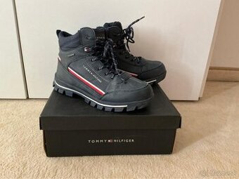 Zimné topánky Tommy Hilfiger (veľkosť 39)