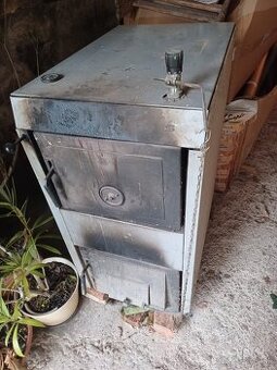 Predám kotol na náhradné diely