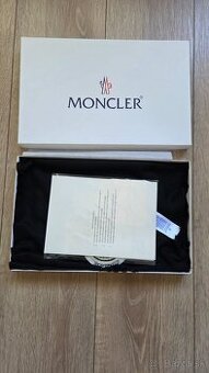 Moncler šál