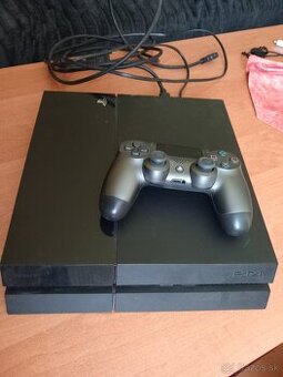 Playstation 4, joystick a CD