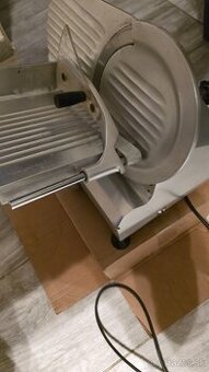 Profesionálny nárezový stroj HACZER TOP 200 (Celokovový)