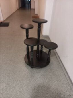 Stojan na kvetiny dreveny