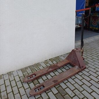 🟥 Paletový vozík – nosnosť 2000 kg (2 t)