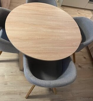 Predám set stôl so stoličkami