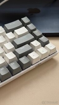 Mechanická herná klávesnica magegee