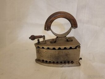 Starožitna žehlička