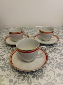 3 šálky na čaj alebo kávu s podšálkami