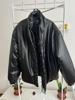 Pánska zimná puffer bunda ZARA – čierna, veľkosť M