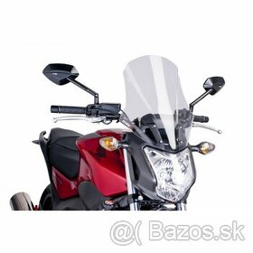 Predný ochranný plexi štít na moto alebo skúter