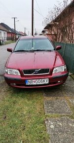 Predam alebo vimením volvo s40