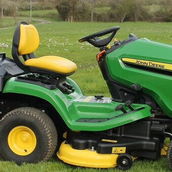 Traktor kosacka John Deere X300R