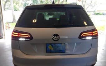 Kúpim zadné svetla GOLF 7 variant lift
