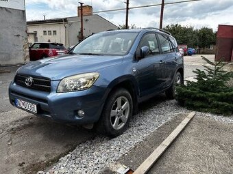 Toyota RAV4 2.2 D-4D, 4x4 – nefunkčný motor