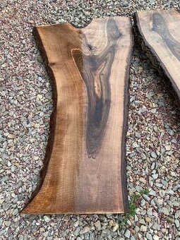 Orechove dosky akcia ako celom  za 350€  28 dosiek