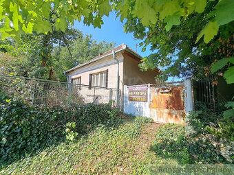 Vidiecky dom s rozľahlým pozemkom 2054m2