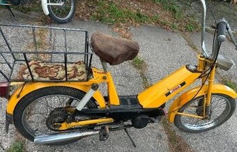 Babetta 207 odstavena funkčná . Puknuté svetlá. Bez krytu re