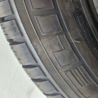 Michelin Agilis 215 65 R16 C