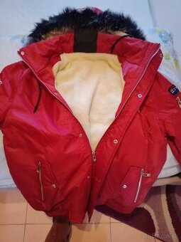 Predám zimnú bundu.