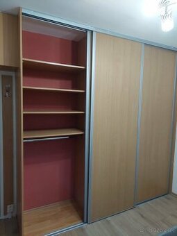 Dvere na vstavanú skriňu - 1