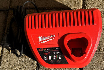 MILWAUKEE  M12-18 FC RÝCHLONABÍJAČKA, c12c nabijačka