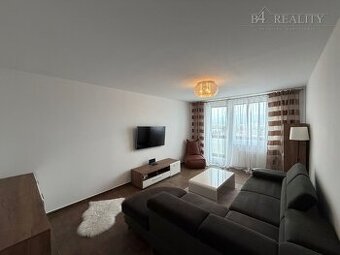 Zrekonštruovaný 3 izbový byt, 74 m2 + priestranná lodžia, Ho