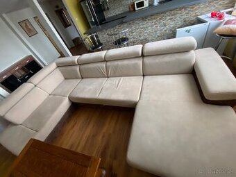 Veľká rohová sedačka s nastaviteľnými opierkami