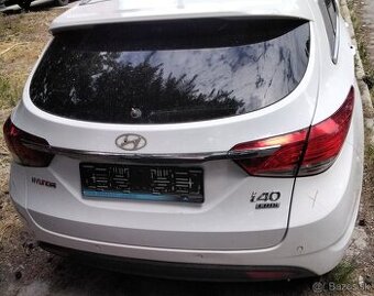 HYUNDAI i40 CW 1.7 CRDi 2015 predám PIATE DVERE, DVERE a iné