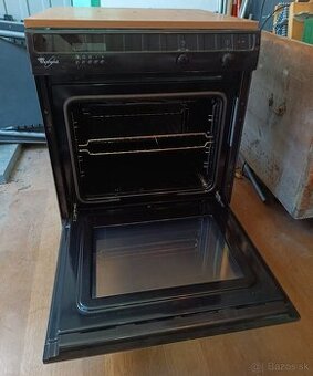 Lacno predám Whirlpool elektrickú rúru