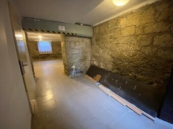 PRENÁJOM – OBCHODNÉ PRIESTORY – CENTRUM ZVOLENA