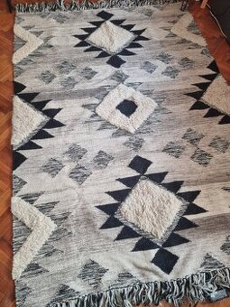 Ikea nový koberec Tannisby
