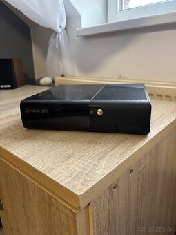 XBOX 360 - ovládač
