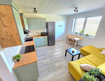 3 iz. byt v súkromnom rezidenčnom areáli, s bazénom,altánkom