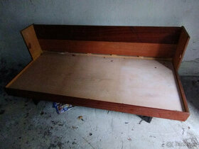 DARUJEM ROZTAHOVACIA POSTEL,VALENDA,TOALETKA