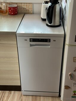 Predam Skrine, rohovu lavicu, poschodovu postel, umyvacka