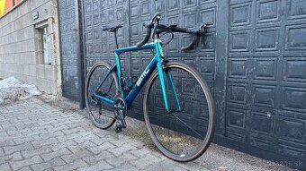 Karbonovy cestný bicykel BMC, veľkosť 56